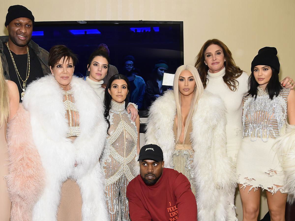 Who is Joe Rogan? Wiki, Bio, Age, Height, Career, Net Worth 13 Joe Rogan Blames the Kardashian Family for Caitlyn Jenner: “If You Live With Crazy Bit*hes Long Enough, You Become One” - EssentiallySports