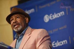 A Photo of Jabu Mabuza giving a speech on business ethics 