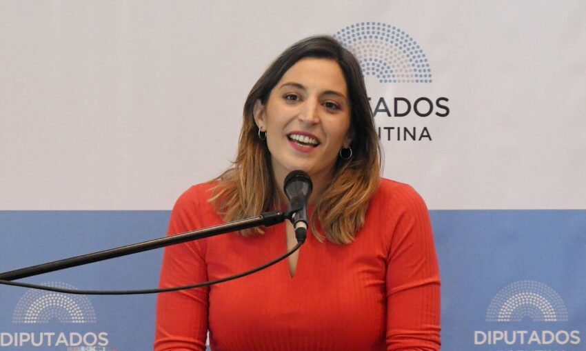 Manuela Castaneira