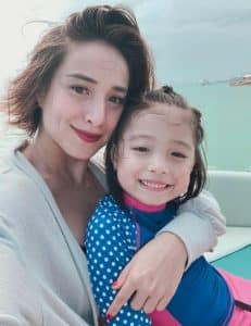Cristine Reyes with daughter