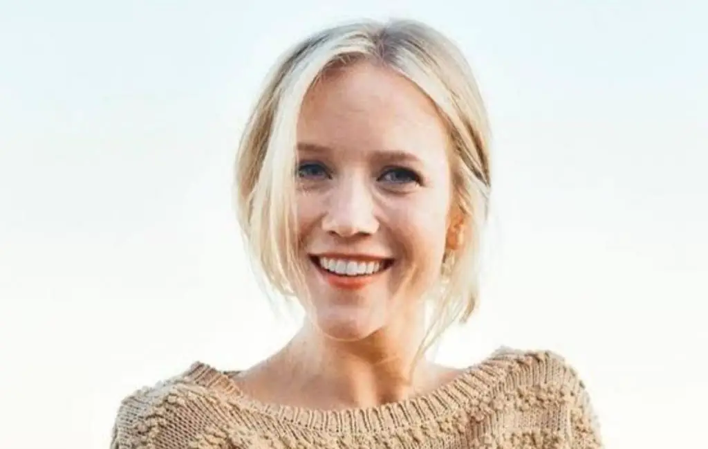 Jessy Schram: Wiki, Bio, Age, Family, Career, Net Worth, Husband