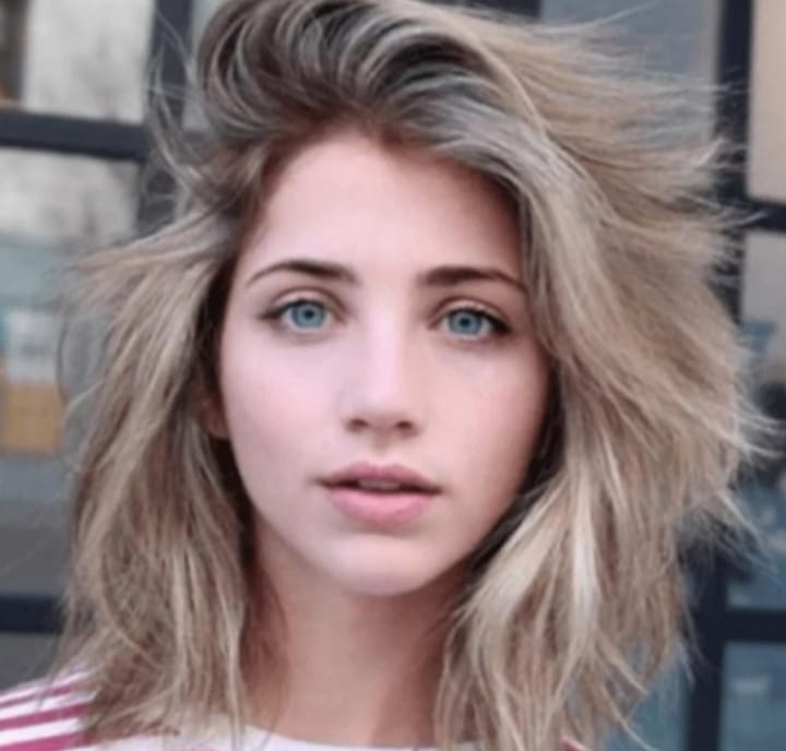 Emily Rudd: Wiki, Bio, Age, Height, Career, Parents, Boyfriend, Net ...