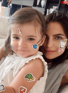 Kelly Piquet with her daughter