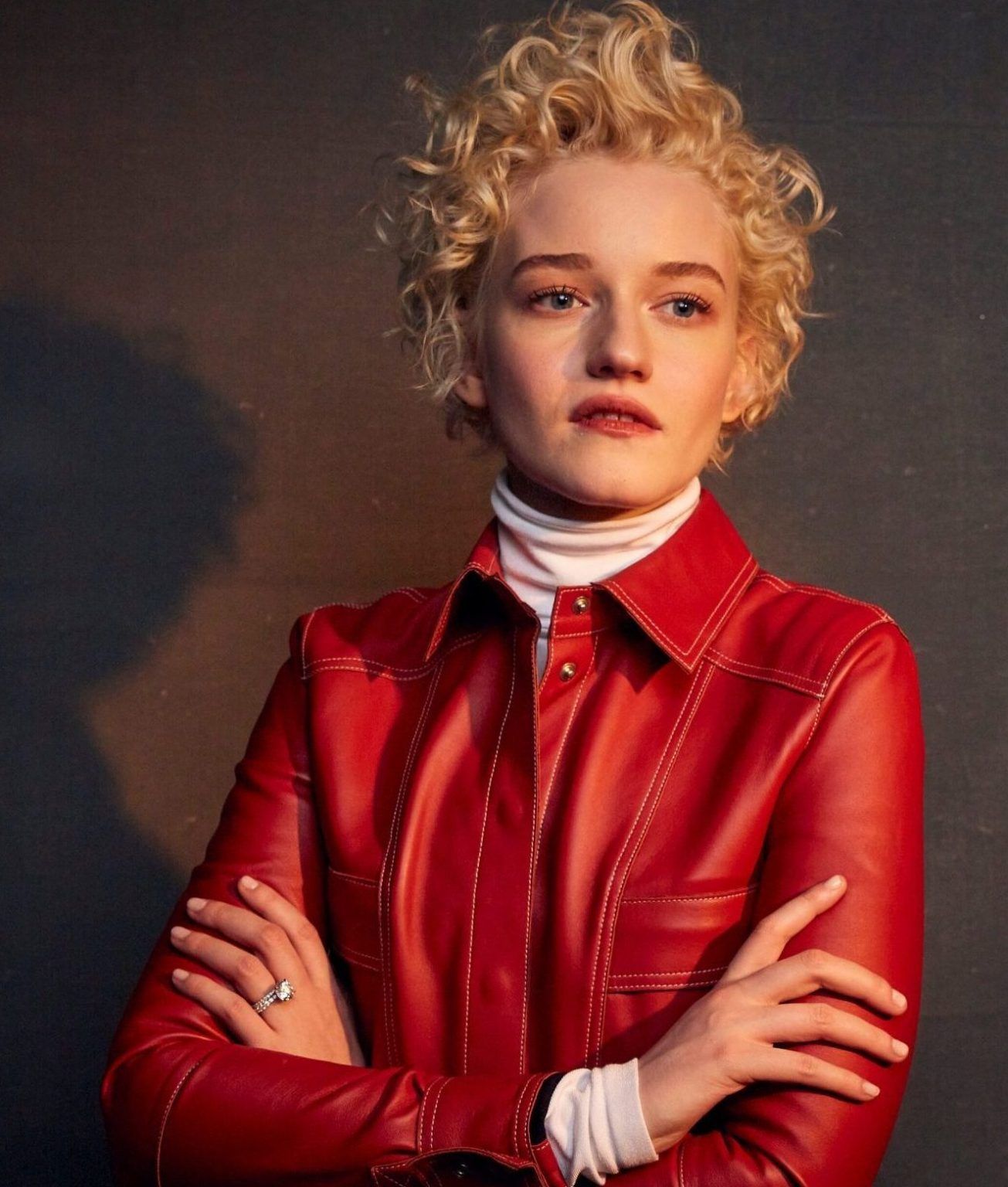 Julia Garner: Wiki, Bio, Age, Career, Height, Husband, Facts, Net Worth