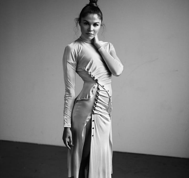 Emily Weiss Wiki, Bio, Age, Family, Height, Boyfriend, Glossier, Net Worth