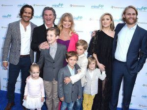 Oliver Hudson: Wiki, Bio, Age, TV Shows, Wife, Siblings, Parents