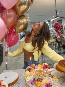 Who is Camila Coelho? Wiki, Biography, Age, Husband, Height, Parents