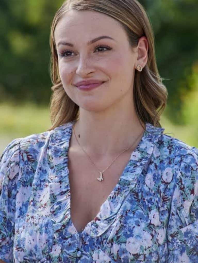 Kayla Wallace Wiki, Bio, Age, Husband, Height, Boyfriend, Net Worth