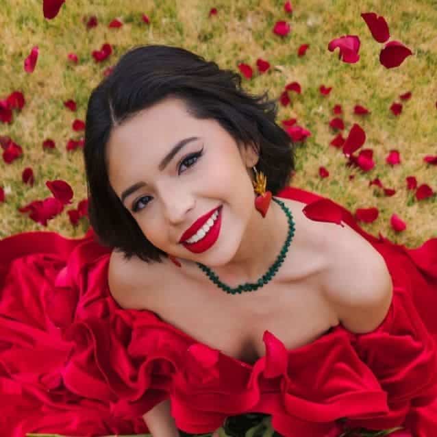 Angela Aguilar: Wiki, Bio, Age, Height, Parents, Songs, Boyfriend, Net ...