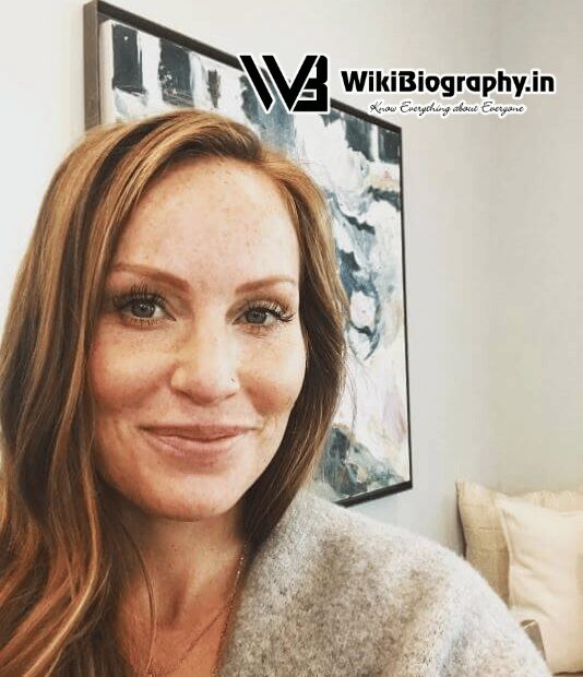 Mina Starsiak: Wiki, Bio, Age, Height, Husband, Kids, Net Worth