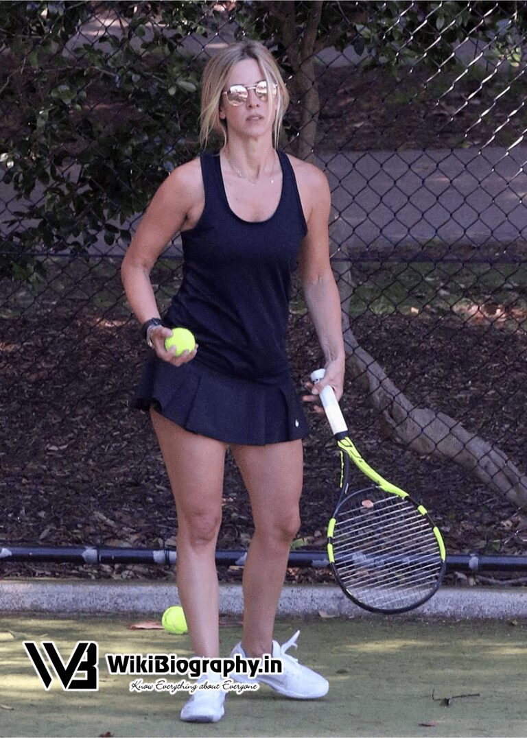 Who Is Britney Theriot? Russell Crowe Girlfriend, Wiki, Bio, Age, Height