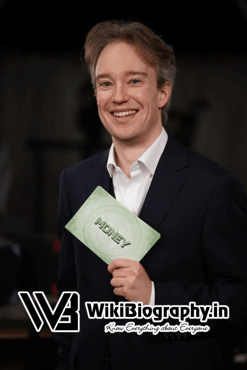 Tom Scott Wiki, Bio, Age, Height, YouTuber, Wife, Net Worth ENGLISH