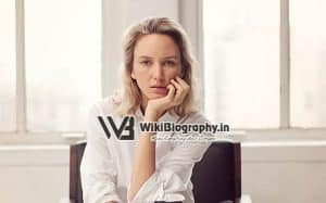 Rachel Chandler: Wiki, Bio, Age, Balenciaga, Jeffrey Epstein, Agent