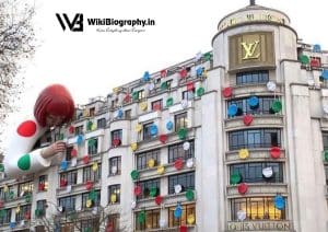 Loui Vuitton store inspired with Yayoi's artwork