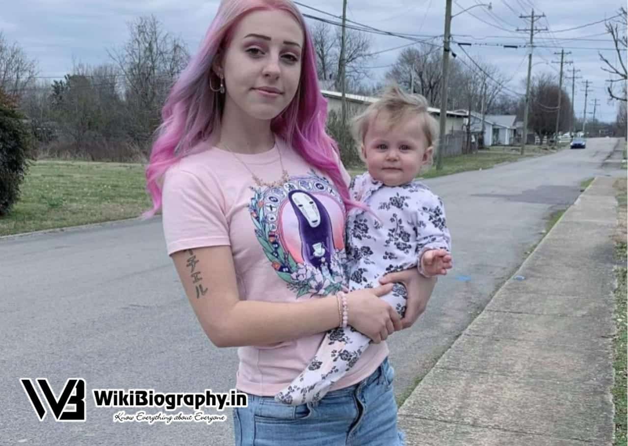 Rachel with daughter Hazelee