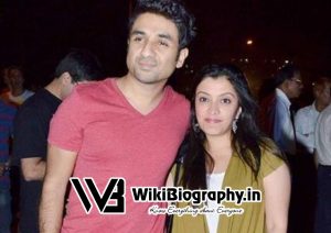 Vir Das and his wife
