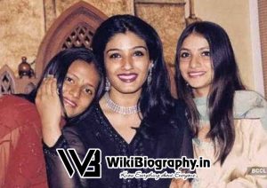 Raveeena Tandon with her adopted daughters Pooja Tandon and Chaya Tandon