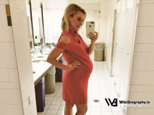 pregnant Kelsey McEwen