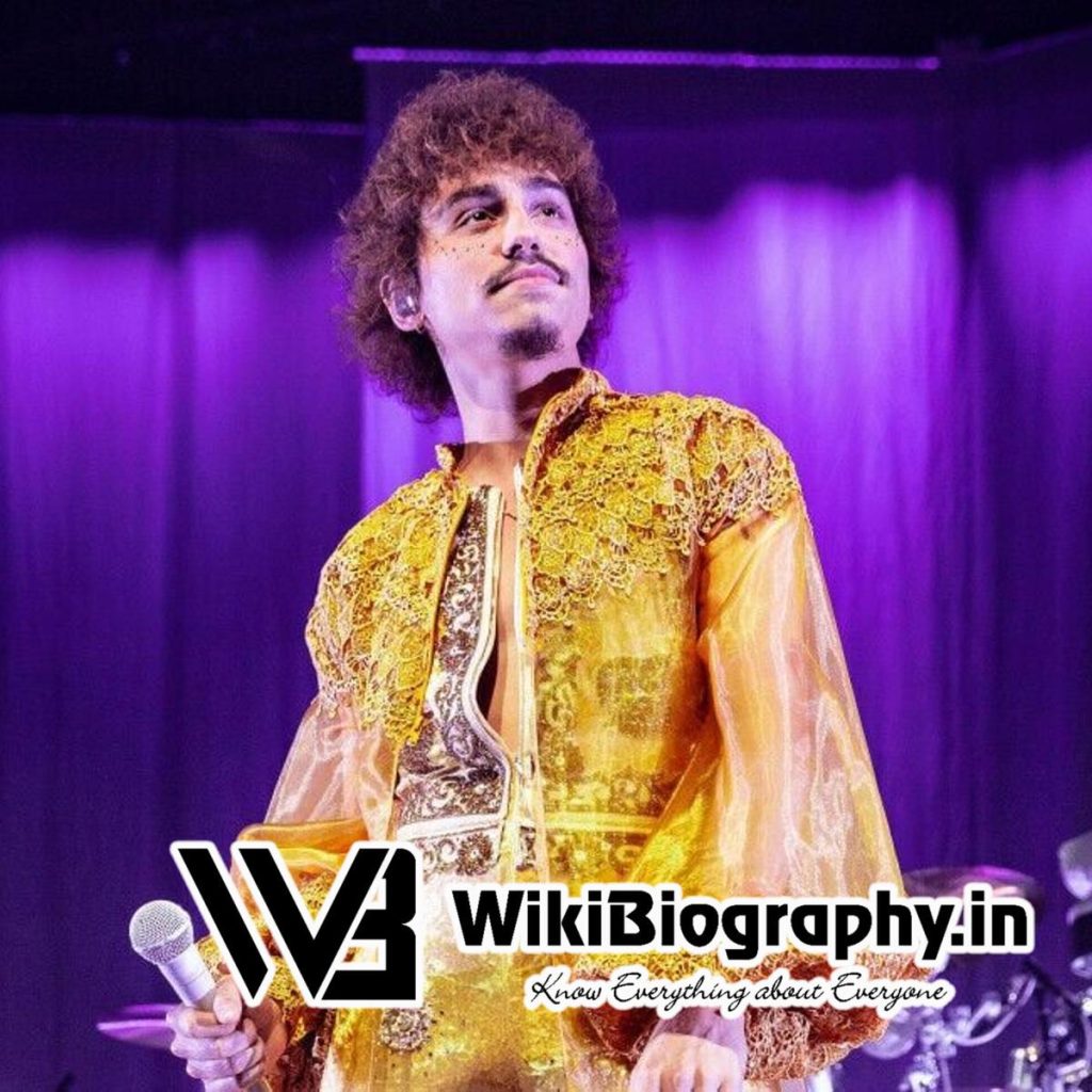 Josh Kiszka: Wiki, Bio, Age, Height, Family, Songs, Net worth, Gay