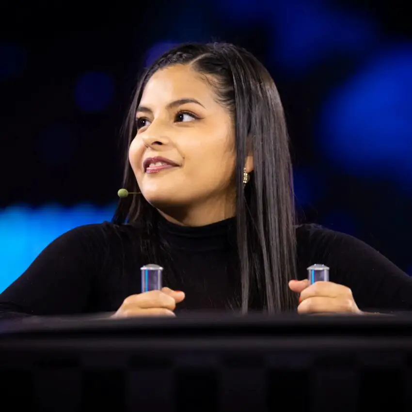 Ari Albarran Wiki, Bio, Age, Height, Boyfriend, Net Worth, Family