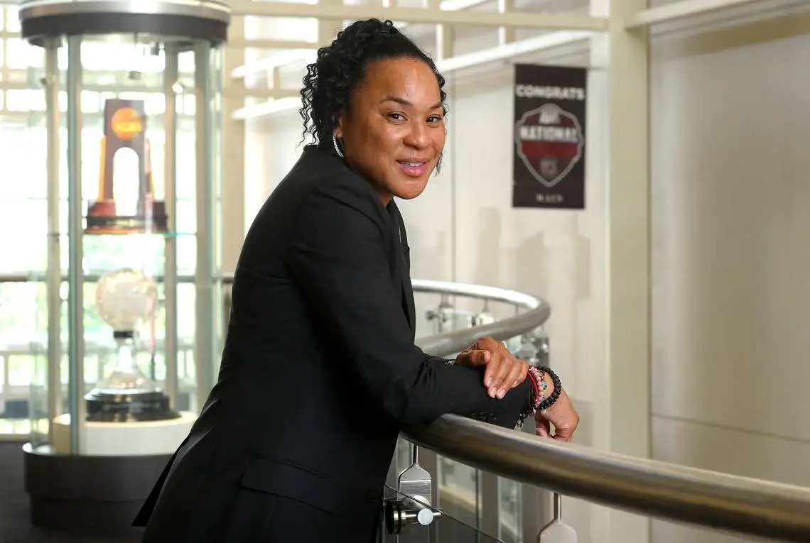 Dawn Staley Husband, Partner, Salary, Son, Married & Biography